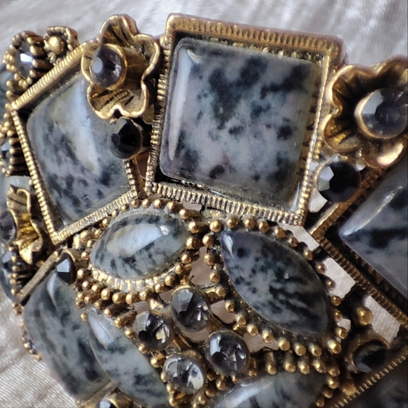 Huge Gold Tone Bangle Clamper Bracelet Glass Gray Mottled Square Stones Unsigned - Picture 10 of 12